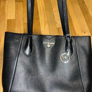 Micheal Kor's Official Brand NEW Black Signature Purse